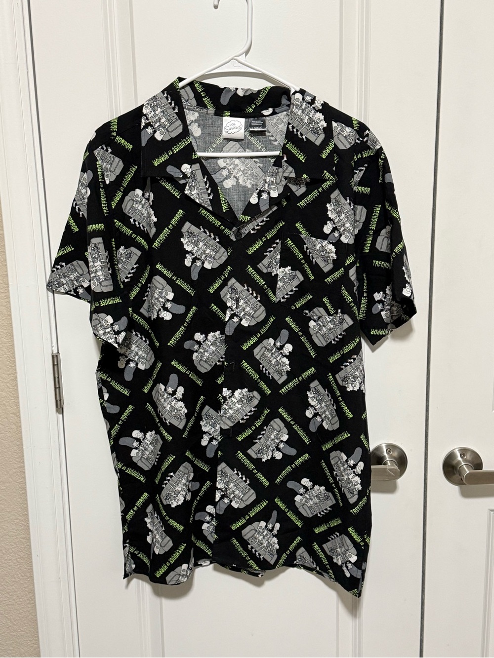 The Simpsons Treehouse of Horror Woven Button-Up BoxLunch Excl.  Halloween Large